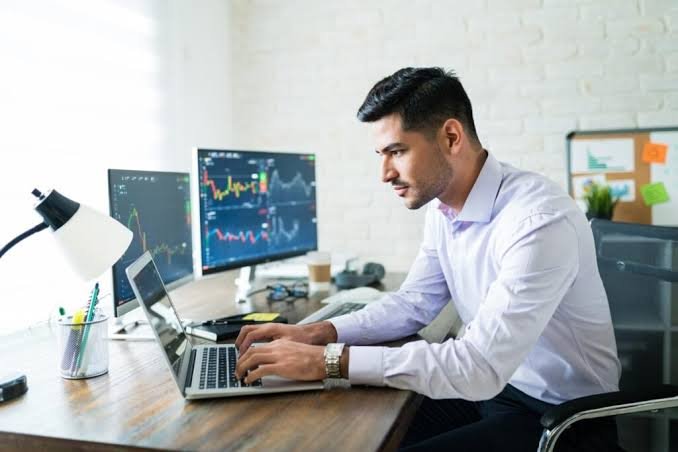 Live Market Analysis